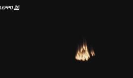 #شاهد| الطائرات الروسية تقصف حي العامرية في #حلب بقنابل الفسفور 
(حلب 24)