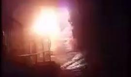 #شاهد استهداف سيارة مستوطن بالمولوتوف في حي سلوان بـ القدس المحتلة فجر اليوم