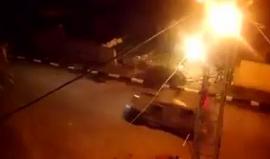 #شاهد 
شبان يستهدفون جيب لقوات الاحتلال بالزجاجات الحارقة ببلدة بيت فوريك قرب نابلس.