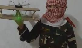 #شاهد كيف عبر هذا الطفل الفلسطيني عن حبه للشهيد القسامي التونسي #محمد_الزواري

#طيار_حماس