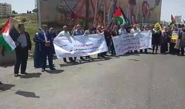 #شاهد فعاليات إحياء #يوم_الأسير_الفلسطيني على المدخل الشمالي لمدينة البيرة