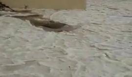 #فيديو الثلوج تتساقط على مدينة "خميس مشيط" بالسعودية