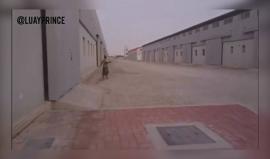 #شاهد طائرة بدون طيار تلاحق شاب وتصيبه بالرعب!