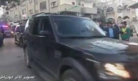 لحظة مغادرة وفد حكومة الحمد الله غزة الى رام الله عبر معبر بيت حانون/ ايرز

تصوير: ثائر ابو رياش