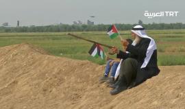 #شاهد | مُسن فلسطيني يرابط على حدود #غزة برفقة أحفاده.. العودة حق تتوارثه الأجيال
تقرير: محمد منصور - TRT العربية