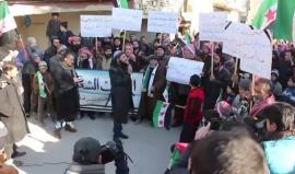 مظاهرة في مدينة دوما بريف دمشق  في جمعة "الموت ولا المذلة"