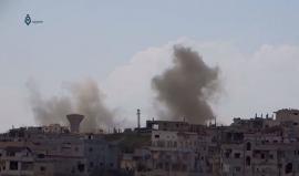 #عاجل | قوات النظام السوري تقصف بالبراميل المتفجرة أحياء درعا البلد