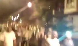 حشود مؤيدة لأردوغان في شارع #وطن وسط #اسطنبول