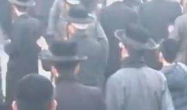 #شاهد | حاخامات يهود يواصلون احتجاجاتهم في القدس المحتلة رفضاً للتجنيد الإجباري بجيش الاحتلال