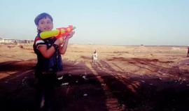 شاهد بالفيديو رسالة الطفل محمد جودة من الحدود الشرقية لمخيم العودة شرق مدينة غزة

تصوير إيهاب سعيد عدس