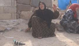 بعد تهجيرهم .. طائرات الأسد تلاحق النازحين بمخيم معراتة بريف إدلب وترتكب مجزرة بحقهم راح ضحيتها العشرات