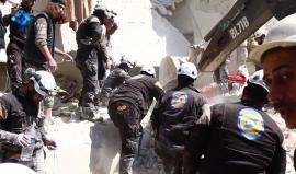 5 شهداء جراء الغارات الجوية على مدينة إدلب السورية