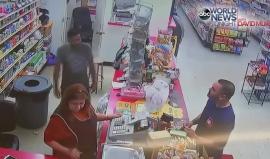 هجوم بالرصاص الحى على متجر فى تكساس ينتهى بـ"محفظة" !