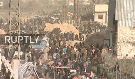 #بث_مباشر| آلاف العائلات السورية تغادر #الغوطة_الشرقية بعد أشهر من القصف والمجازر والدمار.