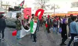 #مباشر مظاهرة في العاصمة الألمانية برلين دعما لـ #مسيرة_العودة_الكبرى في قطاع غزة ورفضا لاعتداء قوات الاحتلال عليها .