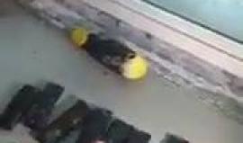 الاحتلال يزعم احباط إدخال أجهزة اتصال للأسرى الفلسطينيين في سجن النقب