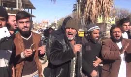 متظاهرون في #درعا السورية يحرقون أعلام #إسرائيل و #أمريكا احتجاجاً على قرار ترامب ونصرة للقدس.
#جمعة_النفير_للقدس
#القدس_عاصمه_فلسطين_الابديه