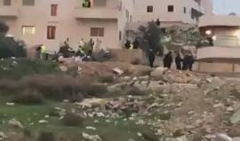 #شاهد الاحتلال يخلي منزل في قرية العيساوية بالقدس تمهيدا لهدمه