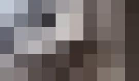 #شاهد مسنة فلسطينية ترش المصلين بالماء أثناء مغادرتهم المسجد الأقصى المبارك للتخفيف من الأجواء الحارة