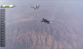 فيديو مذهل: أول إنسان يقفز من ارتفاع 25,000 ألف قدم بدون مظلة!!