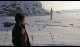 مئذنة تنبت من الثلج في مدينة أغري التركية