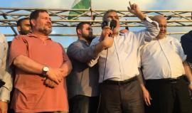 #مباشر 
وصول قيادة حركة حماس "عزت الرشق وماهر عبيد" لمخيم العودة شرق البريج وسط قطاع غزة. 
بث مراسنا : أحمد المقادمة