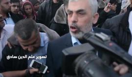 #شاهد| قائد حركة حماس في غزة يحيى السنوار خلال مشاركته اليوم في #مسيرة_العودة_الكبرى
