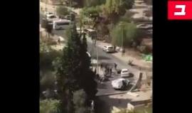 لحظة إطلاق النار على منفذ عملية القدس المحتلة التي أصيب فيها 5 مستوطنين