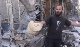 مشاهد من مجزرة الطيران الحربي بحق المدنيين في حي طريق الباب بـ #حلب 
(مركز حلب الإعلامي AMC)