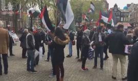 وقفة في هولندا للبيت الفلسطيني ومؤسسات هولندية وسط العاصمة امستردام للتضامن مع الأسرى المضربين في سجون الاحتلال . تصوير أحمد نو رالله