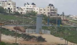 #شاهد | صفحات عبرية على " فيسبوك" تنقل مشاهد من مسيرة نقل جثمان الشهيد الفتى محمد حطاب " 17 عاما" إلى منزل ذويه في مخيم الجلزون لنظرة الوداع الأخيرة ، وتهكم للصهاينة عبر مواقع التواصل ودعوات لقتل المزيد من الفلسطينيين .