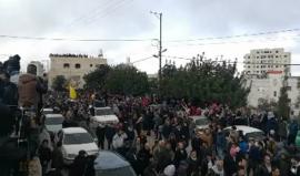 #مباشر من وداع وتشييع الشهيد حمزة زماعرة في حلحول شمال الخليل.
تصوير عامر أبو عرفة