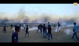 شاهد| "مع صيحات الله أكبر".. الاف المتظاهرين شرق خانيونس يصلون للسياج الزائل رغم استهدافهم من قبل الاحتلال بالرصاص الحي والغاز المسيل للدموع.

انتاج: اعلام خانيونس