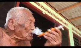 أمباه غوثو .. أكبر معمر على وجه الأرض، يبلغ من العمر 145 سنةتزوج أربع نساء