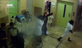 #شاهد| لحظات توثق جريمة القصف الجوي الذي استهدف مشفى عمر بن عبد العزيز في #حلب بعدة غارات