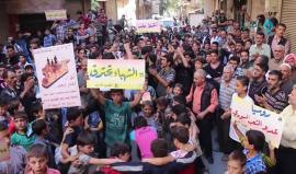 #سوريا : خروج أهالي #الغوطة_الشرقية في مظاهرة حاشدة نصرة #لحلب 
تصوير: أبو محمود الحرك