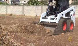 #شاهد فلسطيني يبتكر طريقة لقيادة الآليات باستخدام الهاتف . 
"قناة الجزيرة"