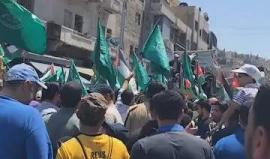 #شاهد | مسيرة في العاصمة الاردنية عمان تضامنا مع الاسرى المضربين عن الطعام في سجون الاحتلال منذ 19 يوما .