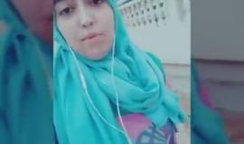 فتاة سورية توجه رسالة الى العالم " لم نعد نريد منكم شيئا .. وانت ياحلب لك الله . "