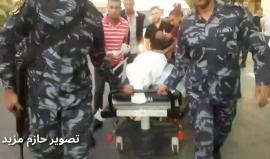 #شاهد | لحظة وصول الشهيد محمد خليل شقورة ٢١ عام الى ثلاجة الشهداء في مستشفى شهداء الأقصى اثر اصابته بطلق ناري في الصدر شرق البريج .

#تصوير | حازم مزيد