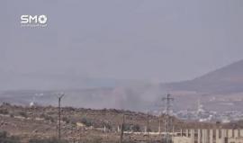 الغارة الجوية من الطيران الحربي التي استهدفت بلدة مسحرة بريف القنيطرة