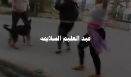 ماذا فعل مستوطنون يهود عند رفع الآذان في الخليل قبيل اعتدائهم على الصحفي عبد العليم السلايمة .