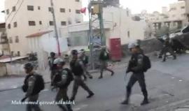 #شاهد قوات الاحتلال تقتحم بلدة العيسوية شمال مدينة القدس المحتلة مجددا، قبل قليل.
تصوير: محمد قاروط ادكيدك