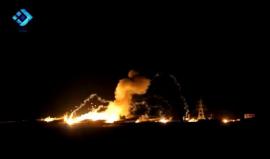 #شاهد
لحظات كادت أن تنهي حياة من وهب نفسه من أجل توثيق جرائم الأسد وروسيا في ريف حلب الشمالي أثناء الغارات الجوية  بالصواريخ التي تحمل قنابل فوسفورعلى مدينة #حريتان