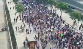 أكثر من مئة الف متظاهر في مدينة لوس انجلوس بولاية كاليفورنيا الأمريكية ضد فوز دونالد ترامب بانتخابات الرئاسة.