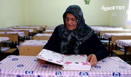 #شاهد المسنة "عائشة شيمشك" ذات الـ60 ربيعا تتعلم القراءة والكتابة لتخط بيديها آيات القرآن الكريم في مصحف واحد بولاية إزميرالتركية