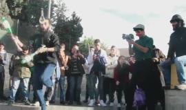 الشارع أصبح ميدان المسرح الحر بالقدس .. #شاهد "مسرح الشارع"

تقرير: لمى غوشة