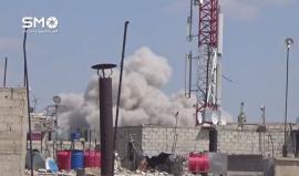 لحظة سقوط صاروخ من قبل الطيران الحربي على مدينة #دوما بريف دمشق