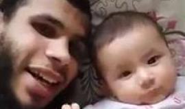 #شاهد
 مقطع للشهيد القسامي "محمود الطواشي" من دير البلح مع طفلته الرضيعة، والذي ارتقى في إنفجار الوسطى قبل أيام