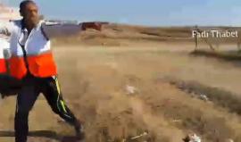 #شاهد إصابة مسعف قبل قليل برصاصة من قناصة الاحتلال اخترقت جسده، شرق البريج وسط قطاع غزة .